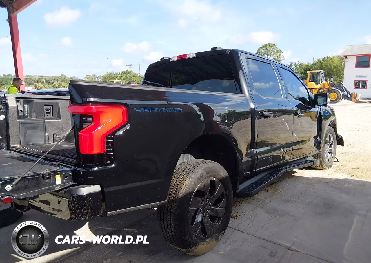 2025 Ford F-150 Lightning Lariat VIN:1FT6W5L75SWG06876 - 4