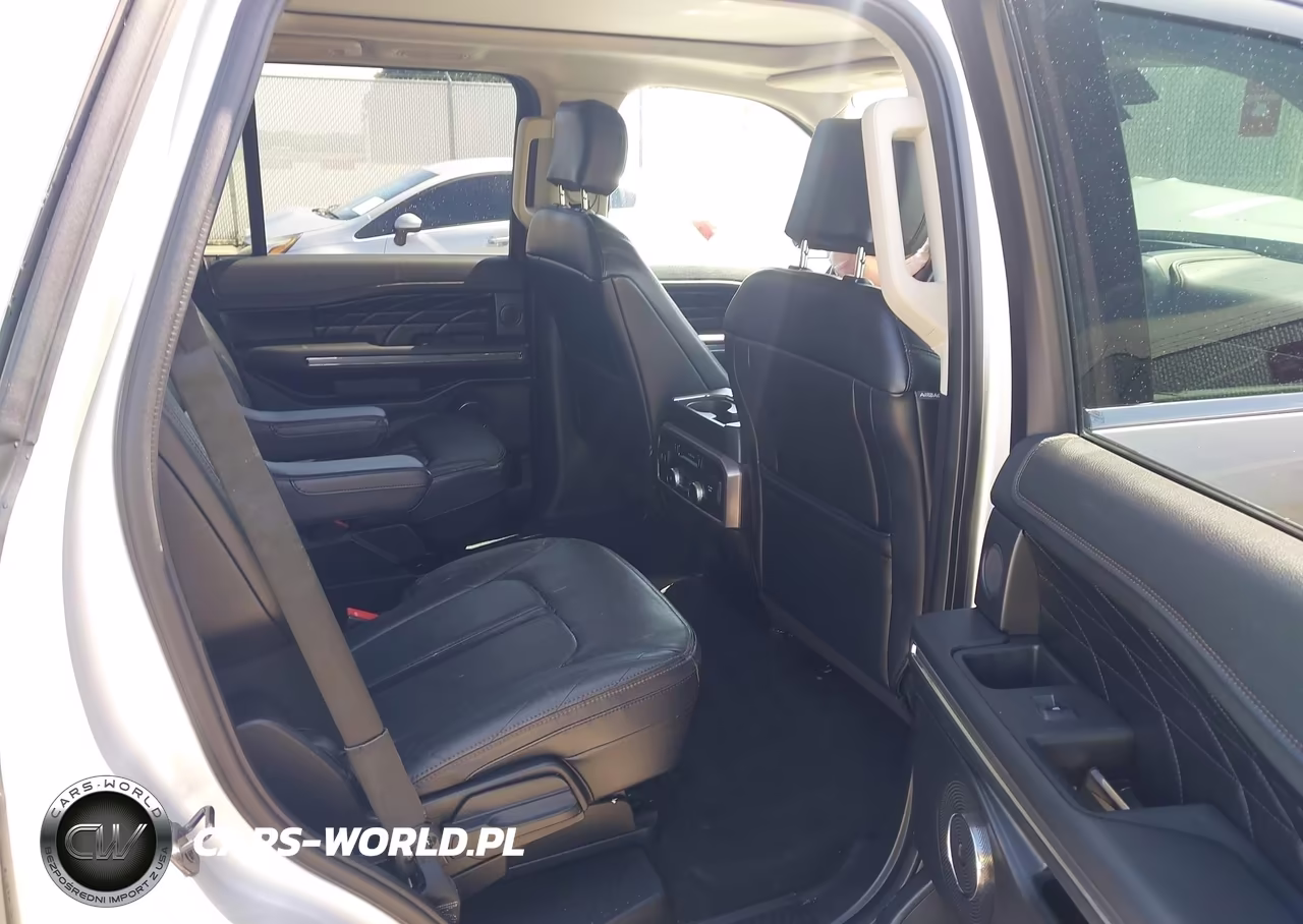 2019 Ford Expedition Platinum VIN:1FMJU1MT8KEA33123 - 8
