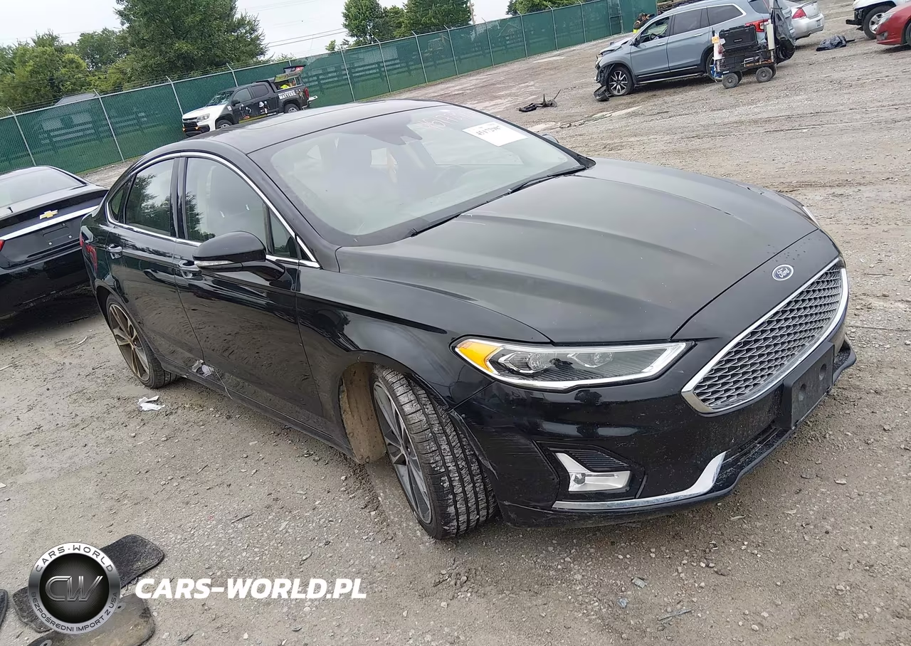 2020 Ford Fusion Titanium – zdjęcie 1 z 17