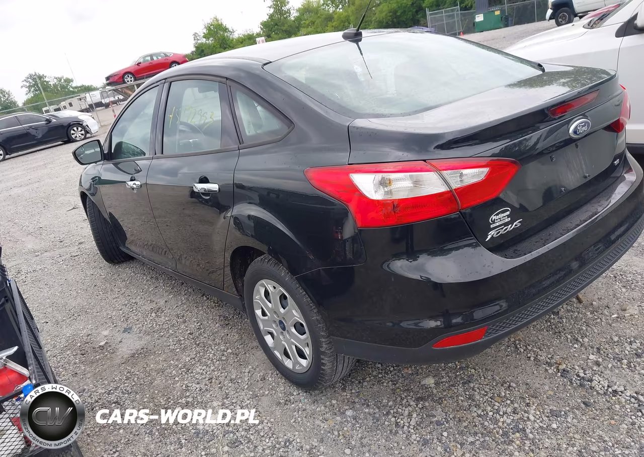 2012 Ford Focus Se VIN:1FAHP3F21CL350903 - 3
