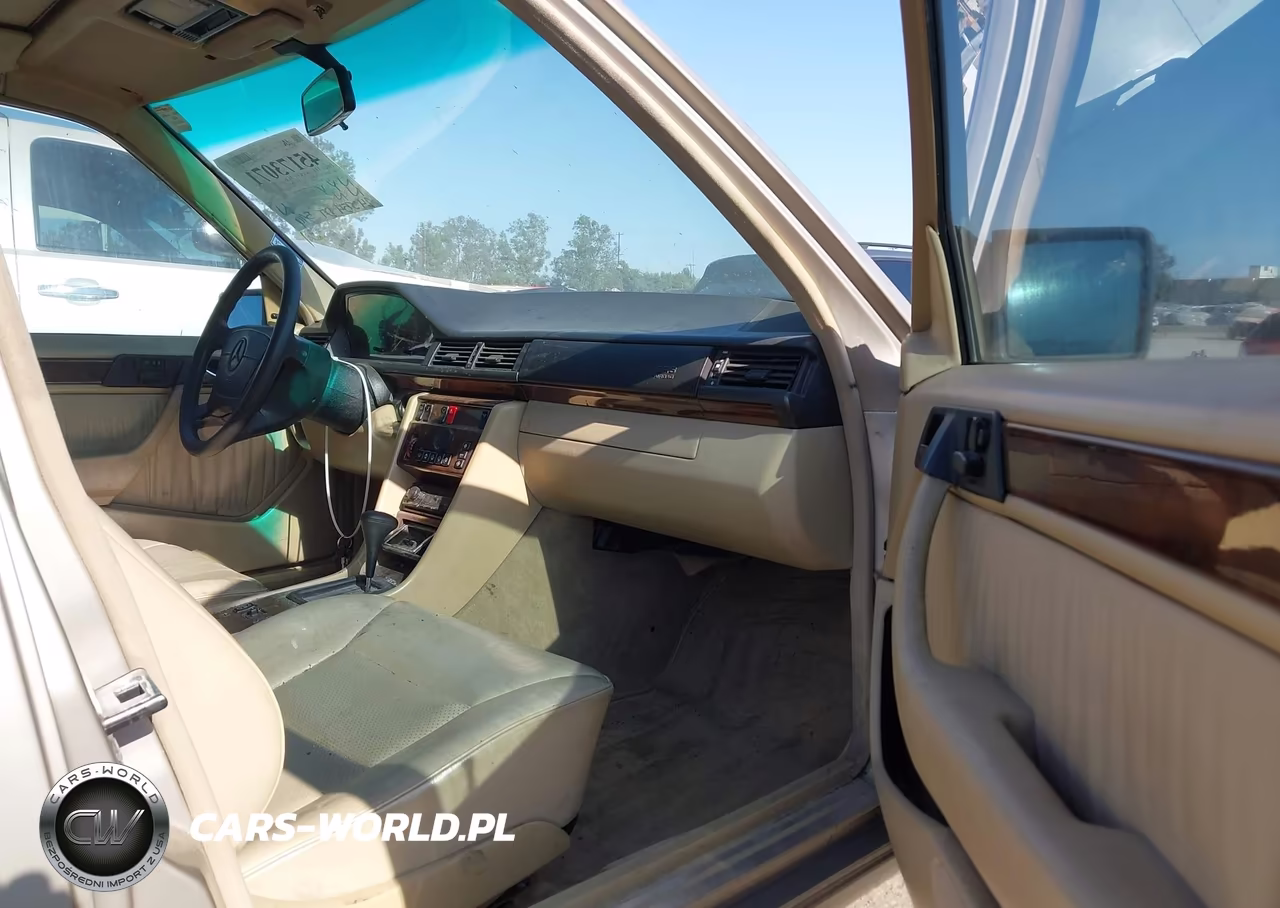 1992 Mercedes-Benz 400 E VIN:WDBEA34E0NB712819 - 5