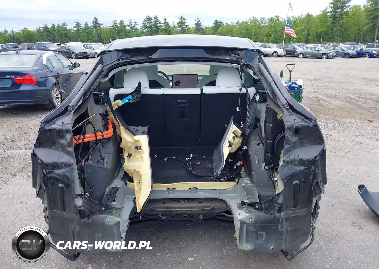 2022 Tesla Model Y Long Range Dual Motor All-Wheel Drive VIN:7SAYGDEE2NF318403 - 17