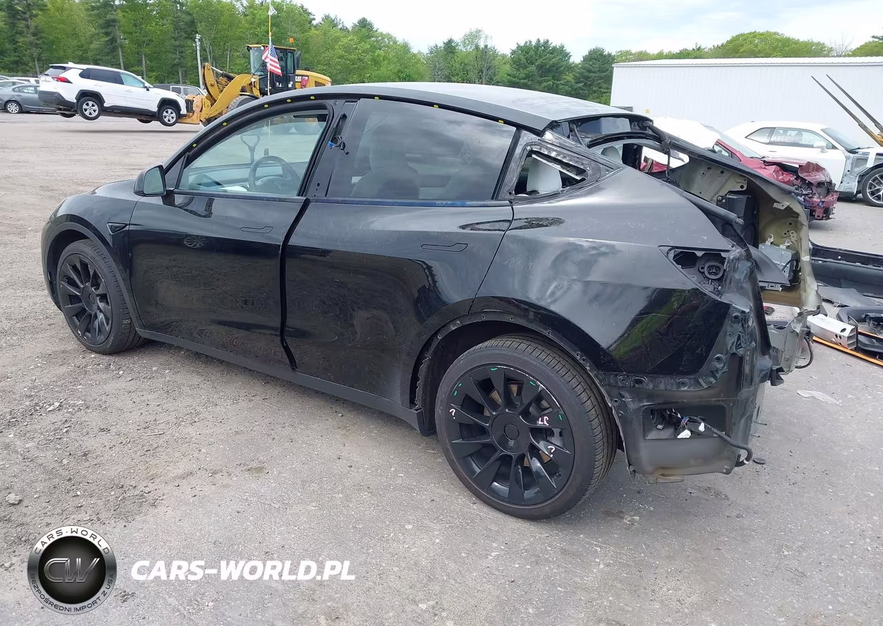 2022 Tesla Model Y Long Range Dual Motor All-Wheel Drive VIN:7SAYGDEE2NF318403 - 3