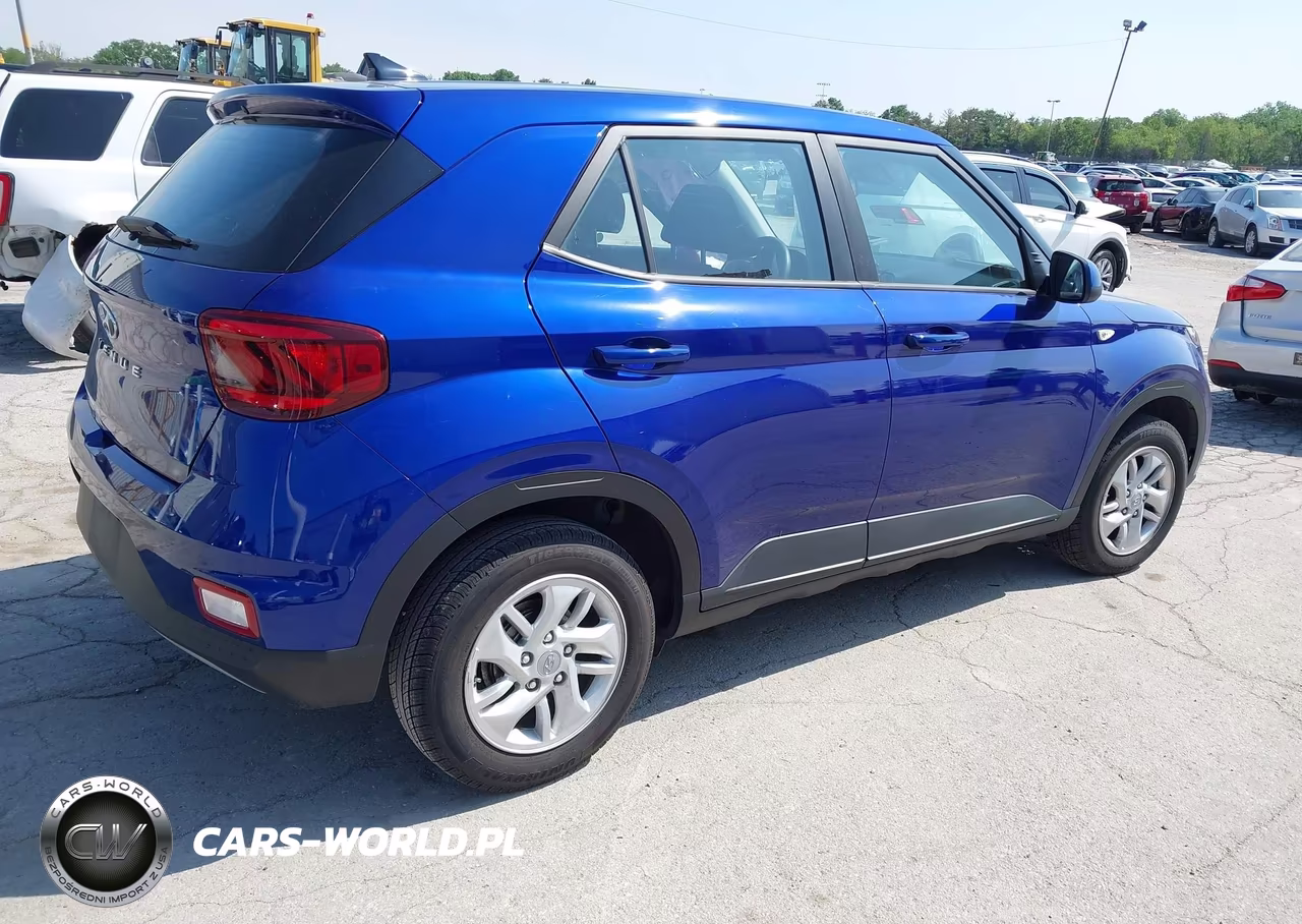 2021 Hyundai Venue Se VIN:KMHRB8A34MU076064 - 4