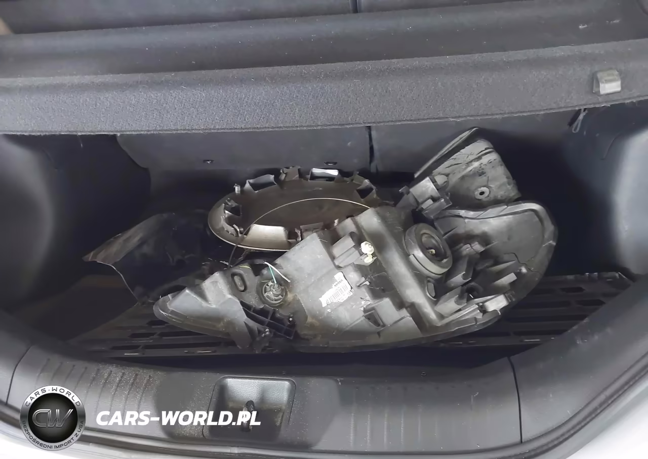 2009 Nissan Versa 1.8S VIN:3N1BC13E29L352027 - 12