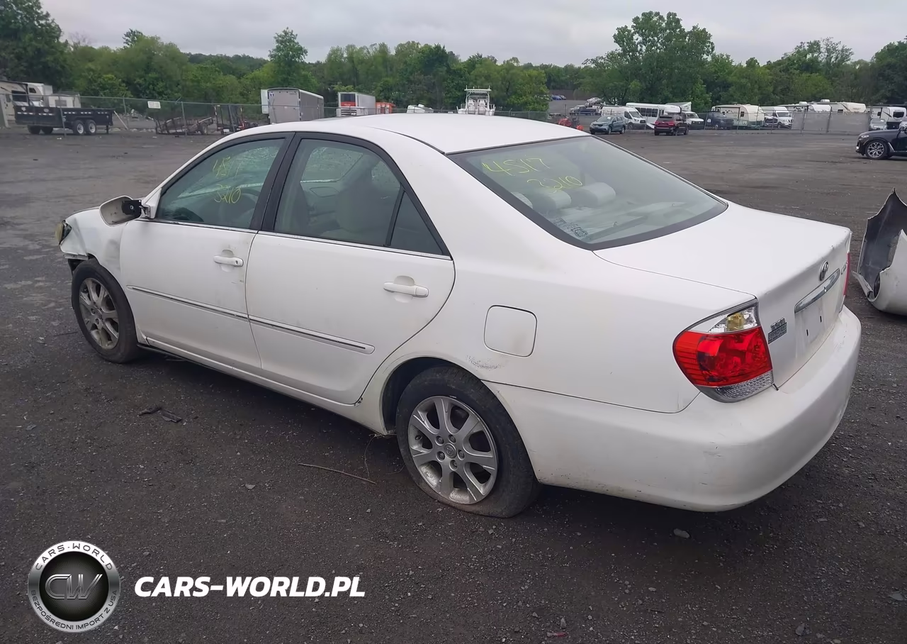2005 Toyota Camry Xle VIN:4T1BE30K75U012719 - 3