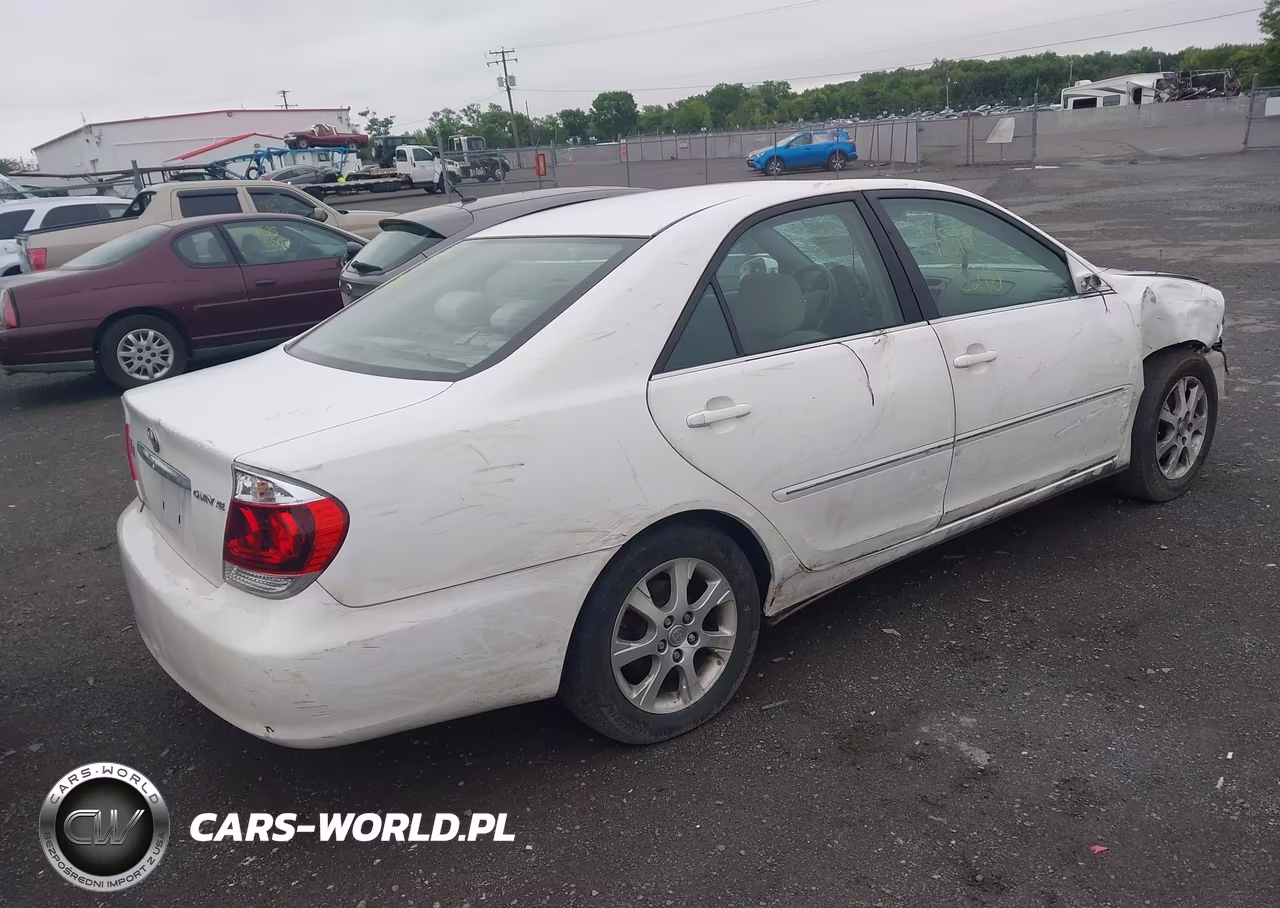 2005 Toyota Camry Xle VIN:4T1BE30K75U012719 - 4