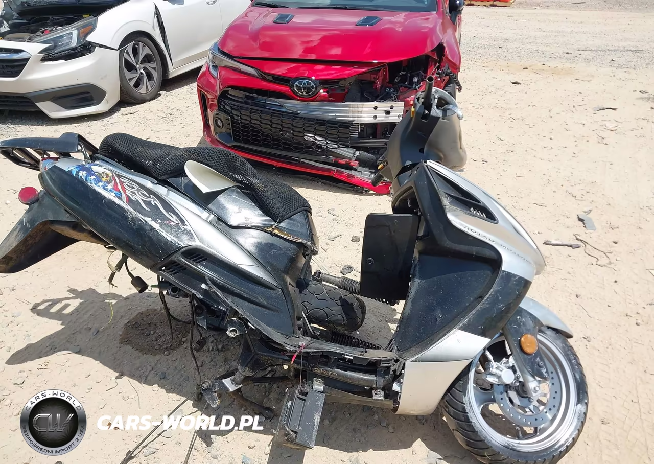 2020 Tao Tao Moped VIN:L9NTCGPB0L1000262 - 5