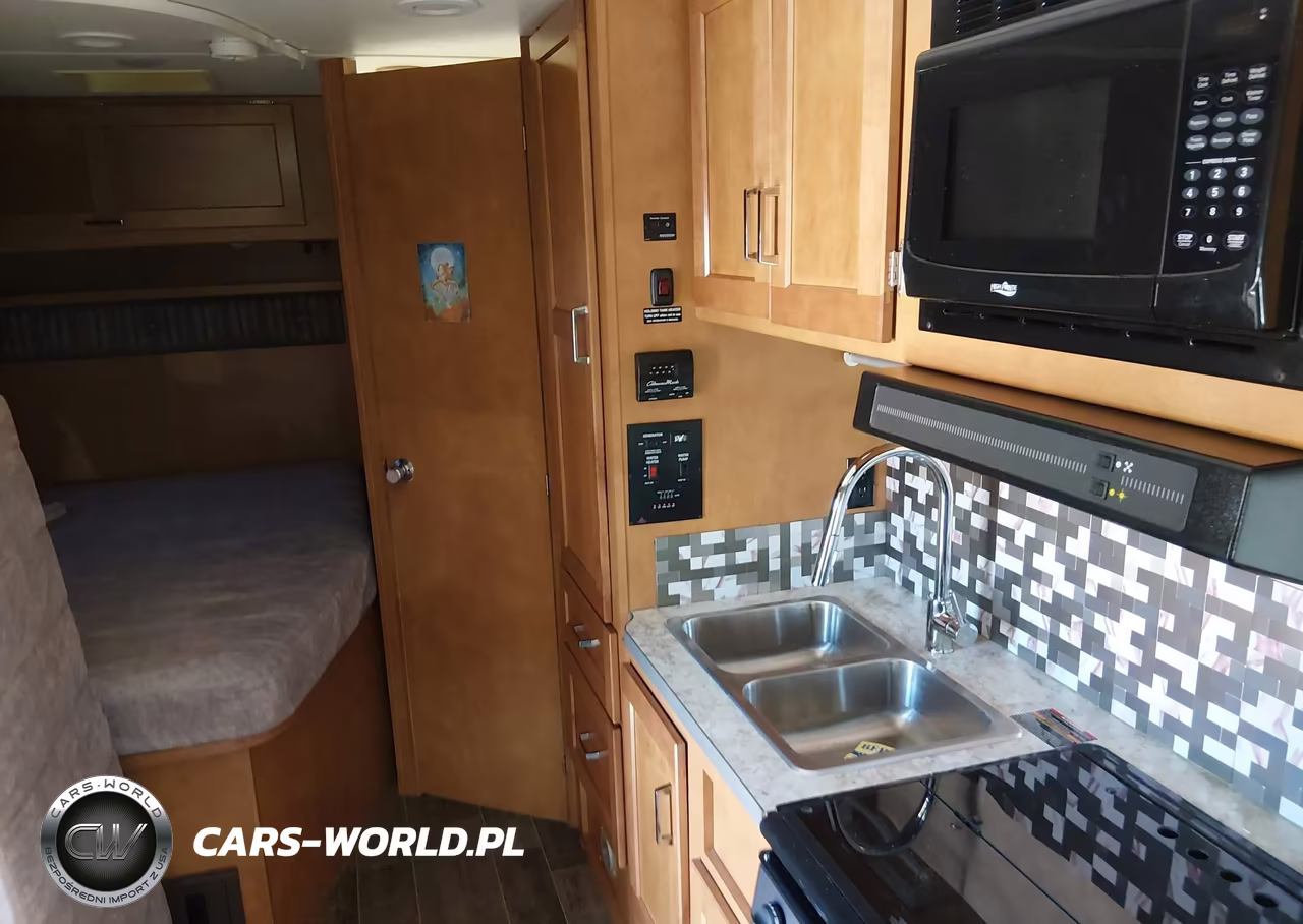 2019 Ford E-450 Cutaway VIN:1FDXE4FS8KDC06464 - 6