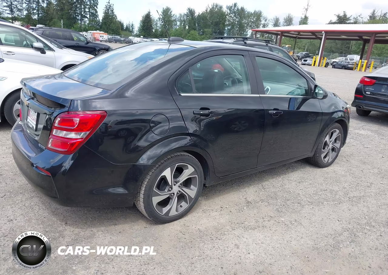2018 Chevrolet Sonic Premier Auto VIN:1G1JF5SB5J4136495 - 4
