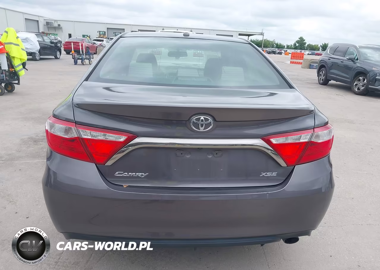 2015 Toyota Camry Xse VIN:4T1BF1FK6FU944985 - 16