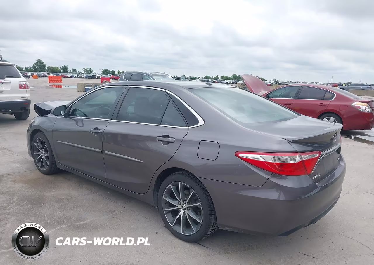 2015 Toyota Camry Xse VIN:4T1BF1FK6FU944985 - 3