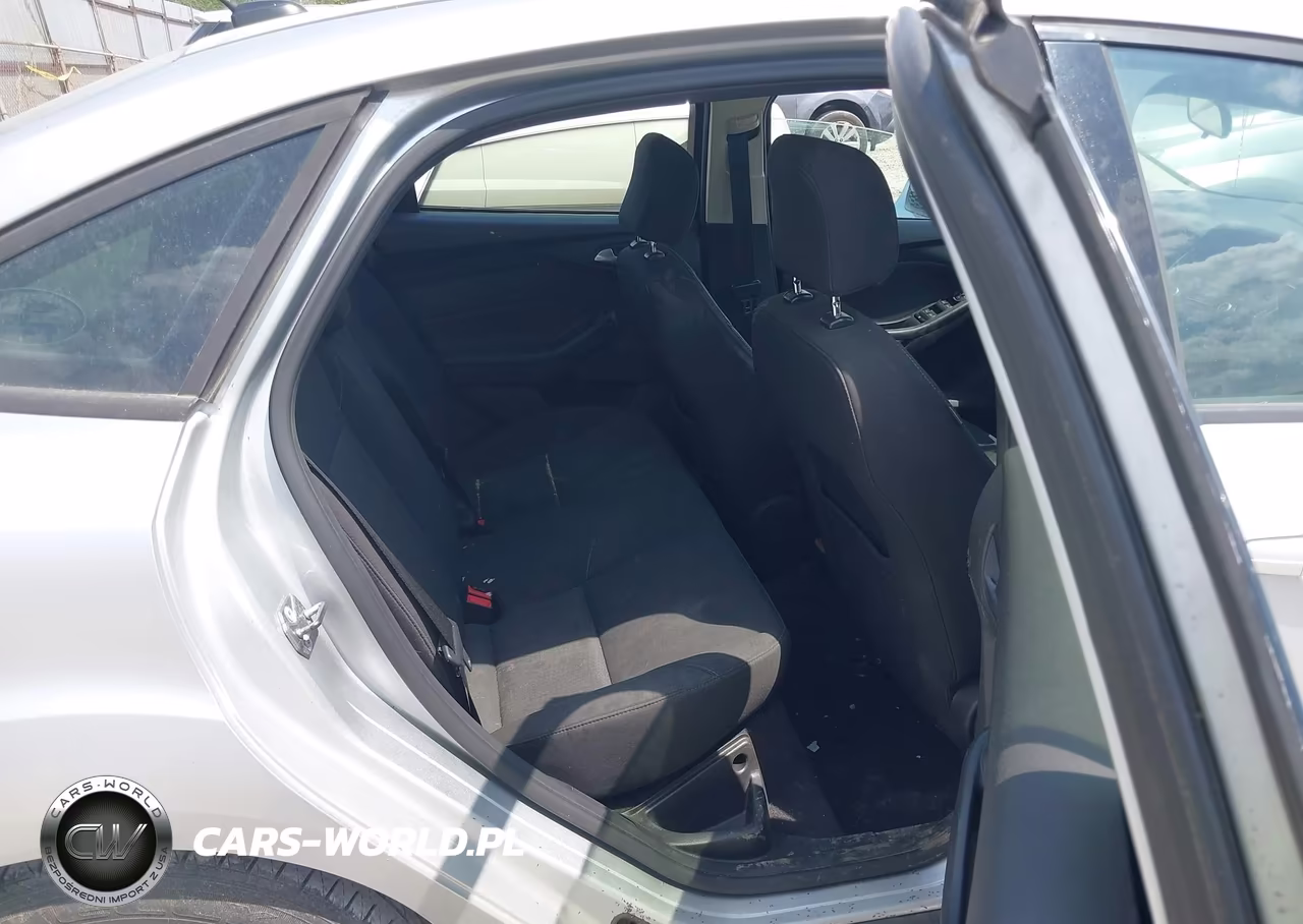 2016 Ford Focus Se VIN:1FADP3F27GL262278 - 8