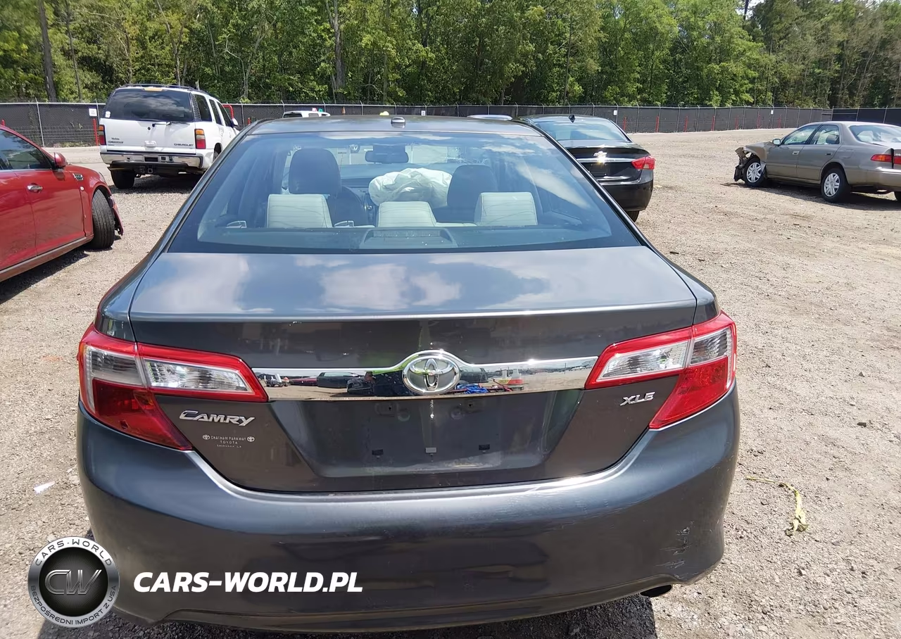 2014 Toyota Camry Xle VIN:4T1BF1FK1EU350108 - 16