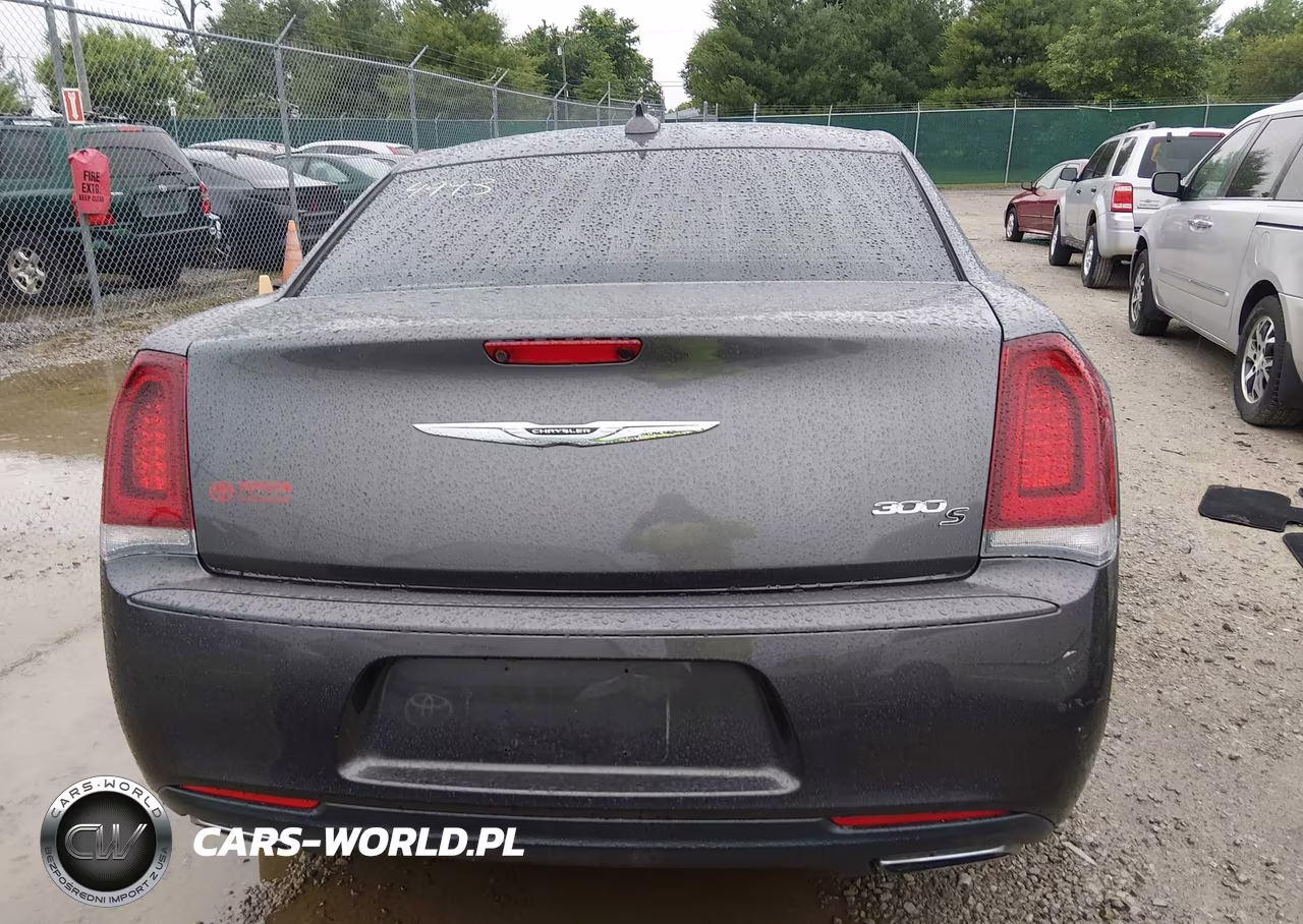 2016 Chrysler 300 300S VIN:2C3CCABGXGH294943 - 17