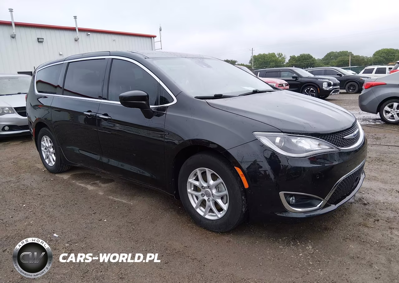 2020 Chrysler Pacifica Touring – zdjęcie 1 z 16