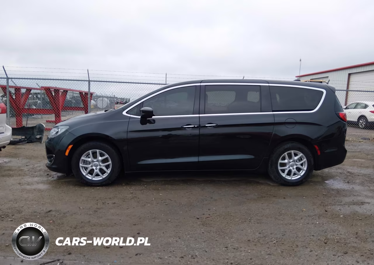 2020 Chrysler Pacifica Touring VIN:2C4RC1FG0LR217714 - 14