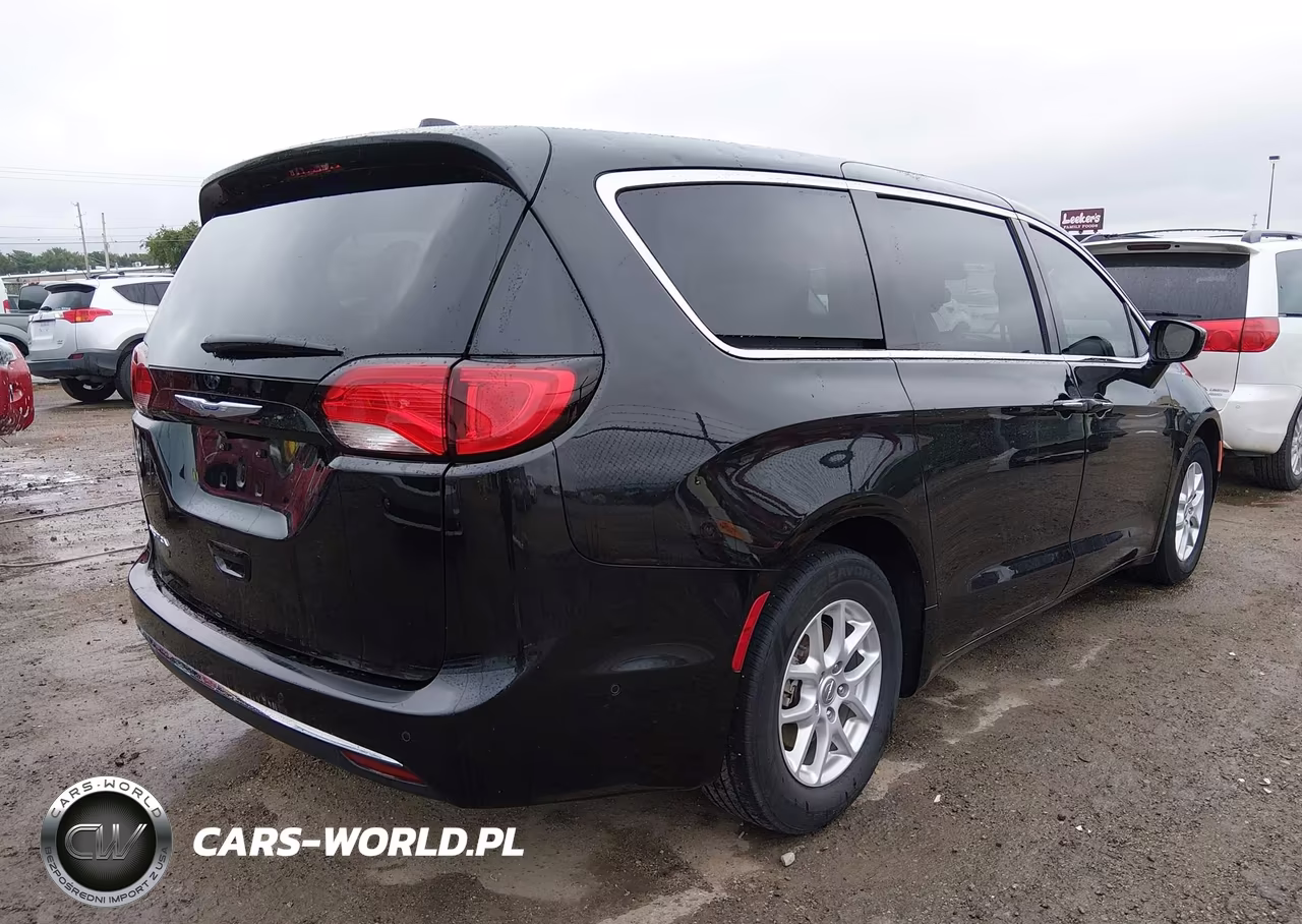 2020 Chrysler Pacifica Touring VIN:2C4RC1FG0LR217714 - 4