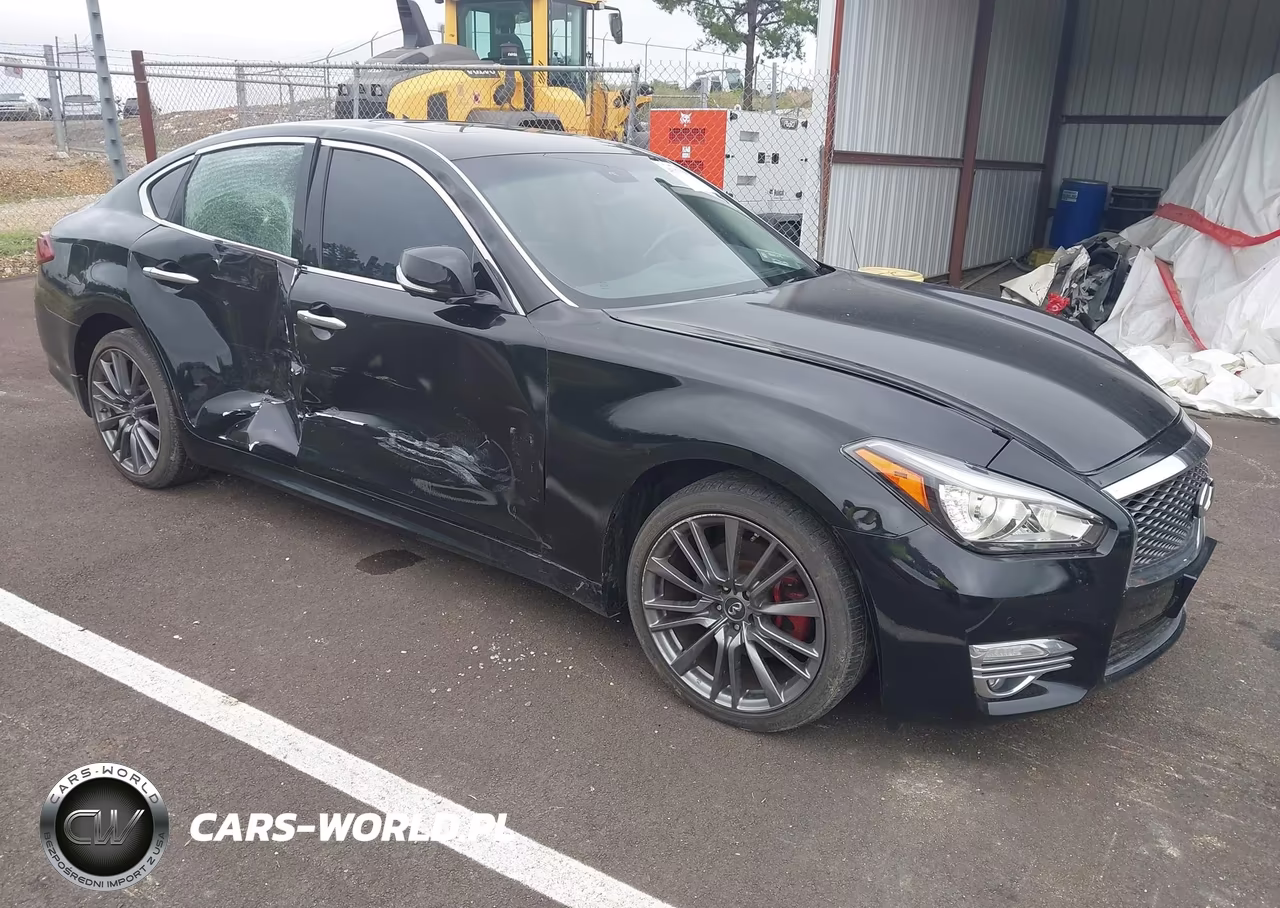 2015 Infiniti Q70 3.7