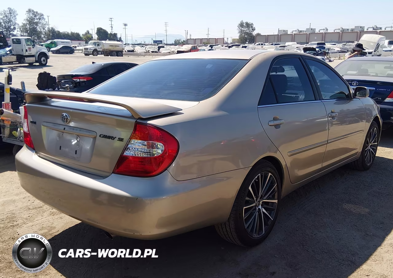 2002 Toyota Camry Se VIN:JTDBE32K020074810 - 4