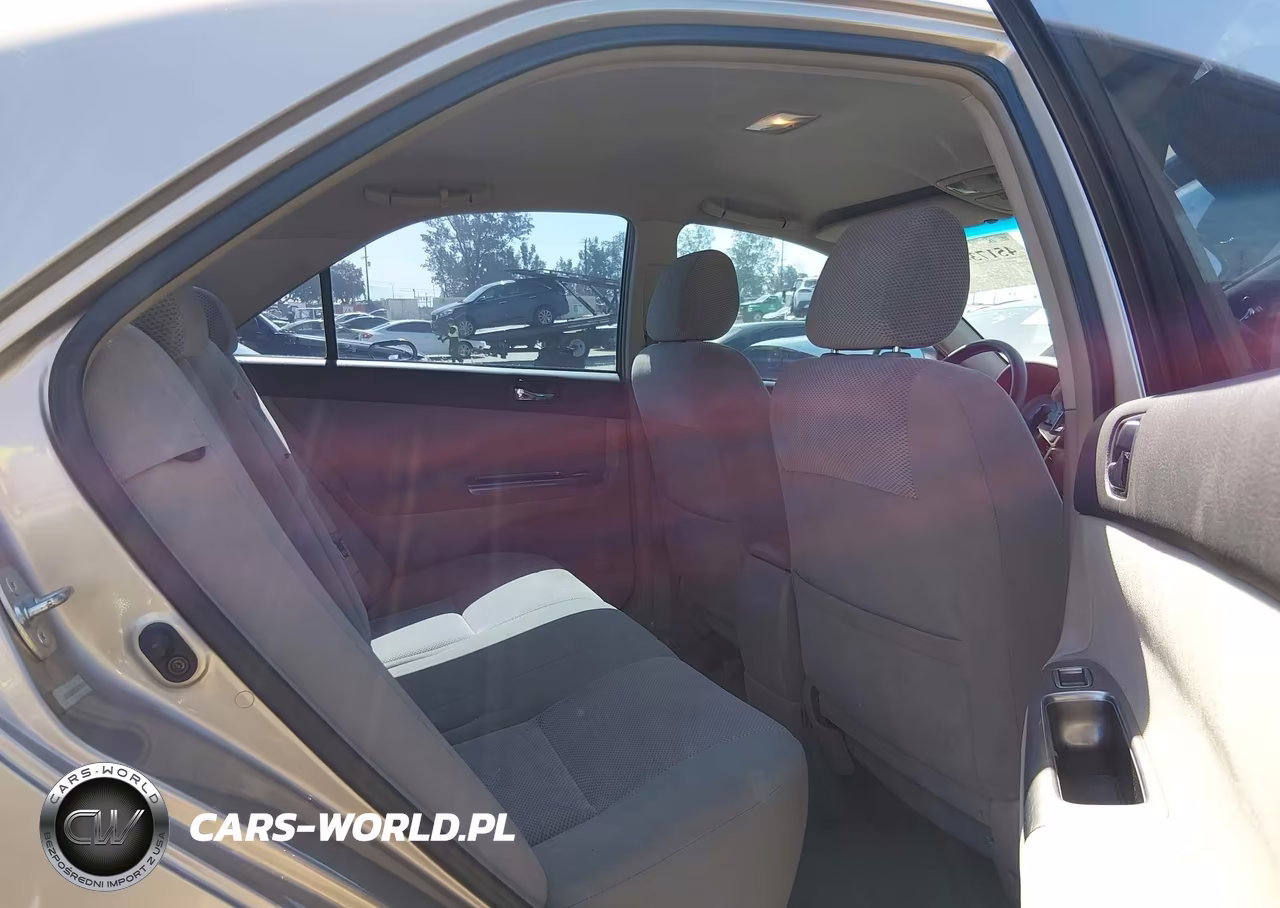 2002 Toyota Camry Se VIN:JTDBE32K020074810 - 8