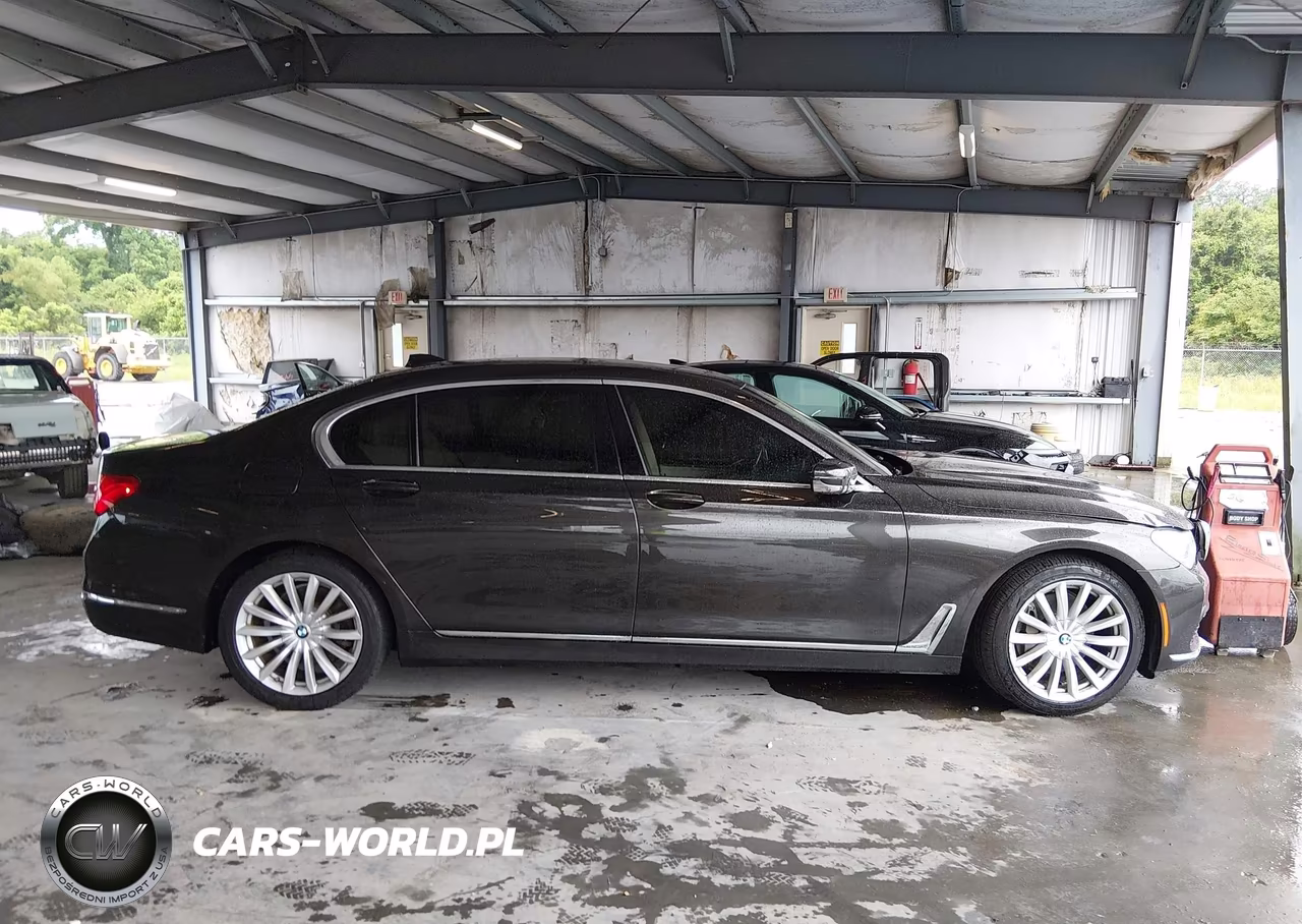 2016 BMW 740I VIN:WBA7E2C5XGGD99827 - 13