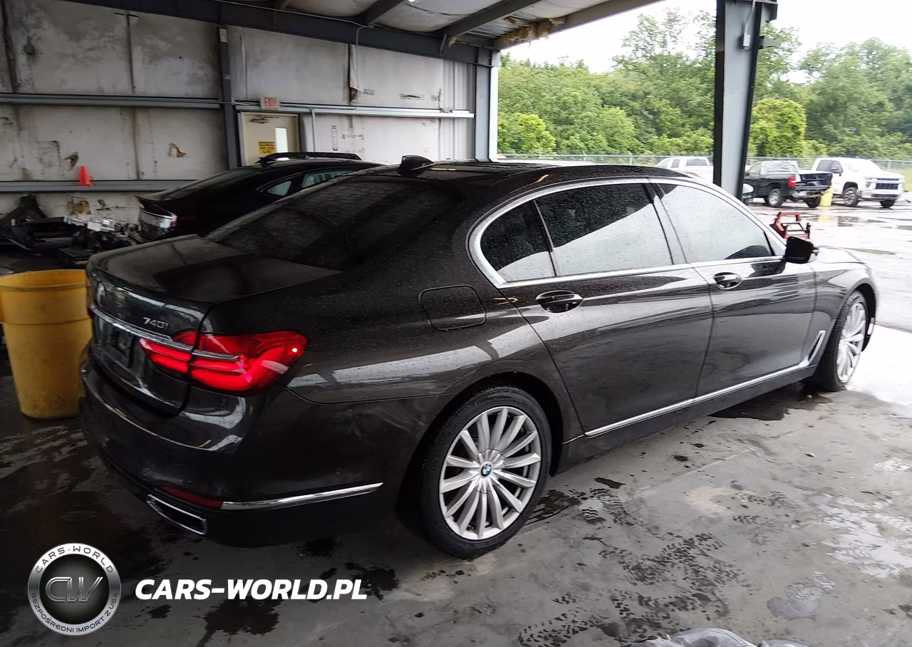 2016 BMW 740I VIN:WBA7E2C5XGGD99827 - 4
