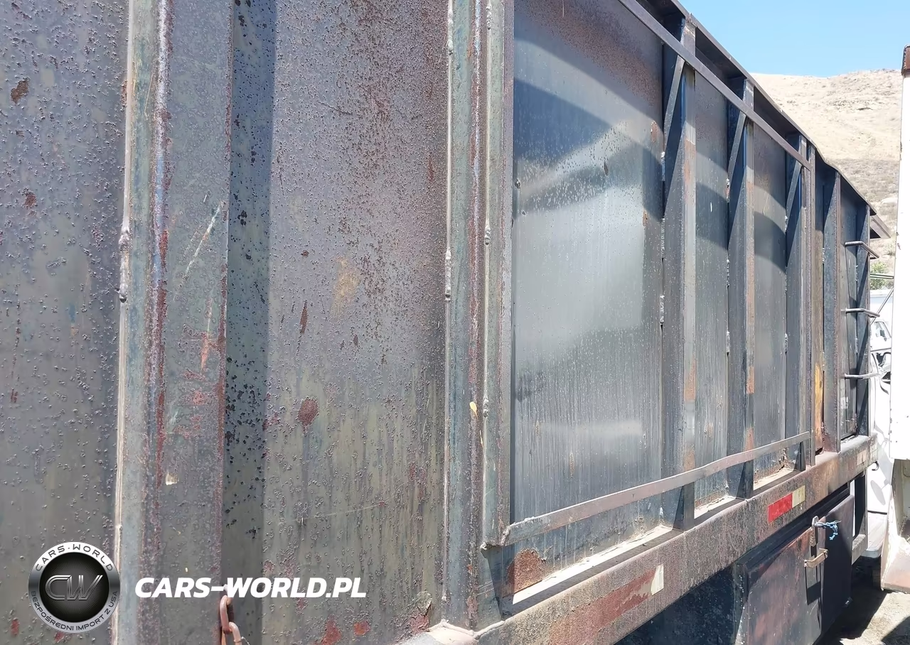 1998 Ford F700 VIN:1FDNF70J4WVA19390 - 4