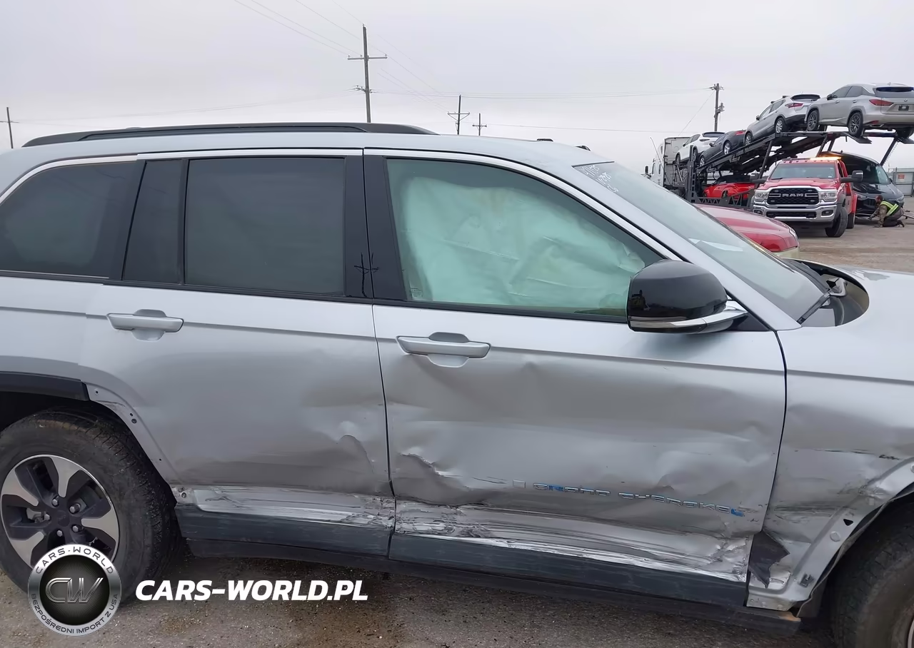 2024 Jeep Grand Cherokee 4Xe VIN:1C4RJYB61R8518640 - 13