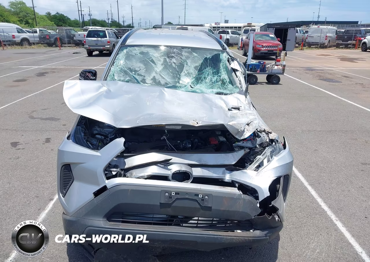 2024 Toyota Rav4 Xle VIN:JTMW1RFV5RJ030200 - 11