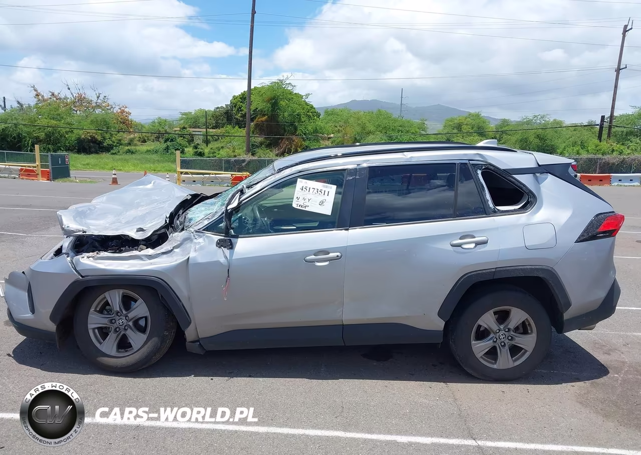 2024 Toyota Rav4 Xle VIN:JTMW1RFV5RJ030200 - 13