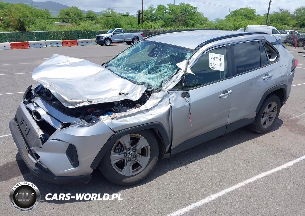2024 Toyota Rav4 Xle VIN:JTMW1RFV5RJ030200 - 2