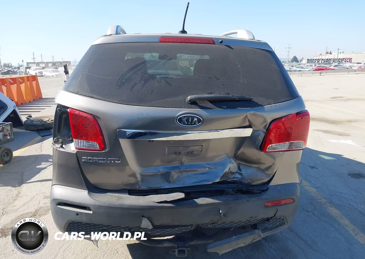 2011 Kia Sorento Lx VIN:5XYKT4A18BG098657 - 16