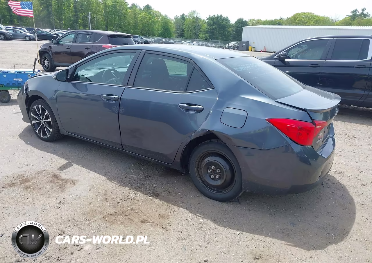 2018 Toyota Corolla Se VIN:5YFBURHE4JP823846 - 3