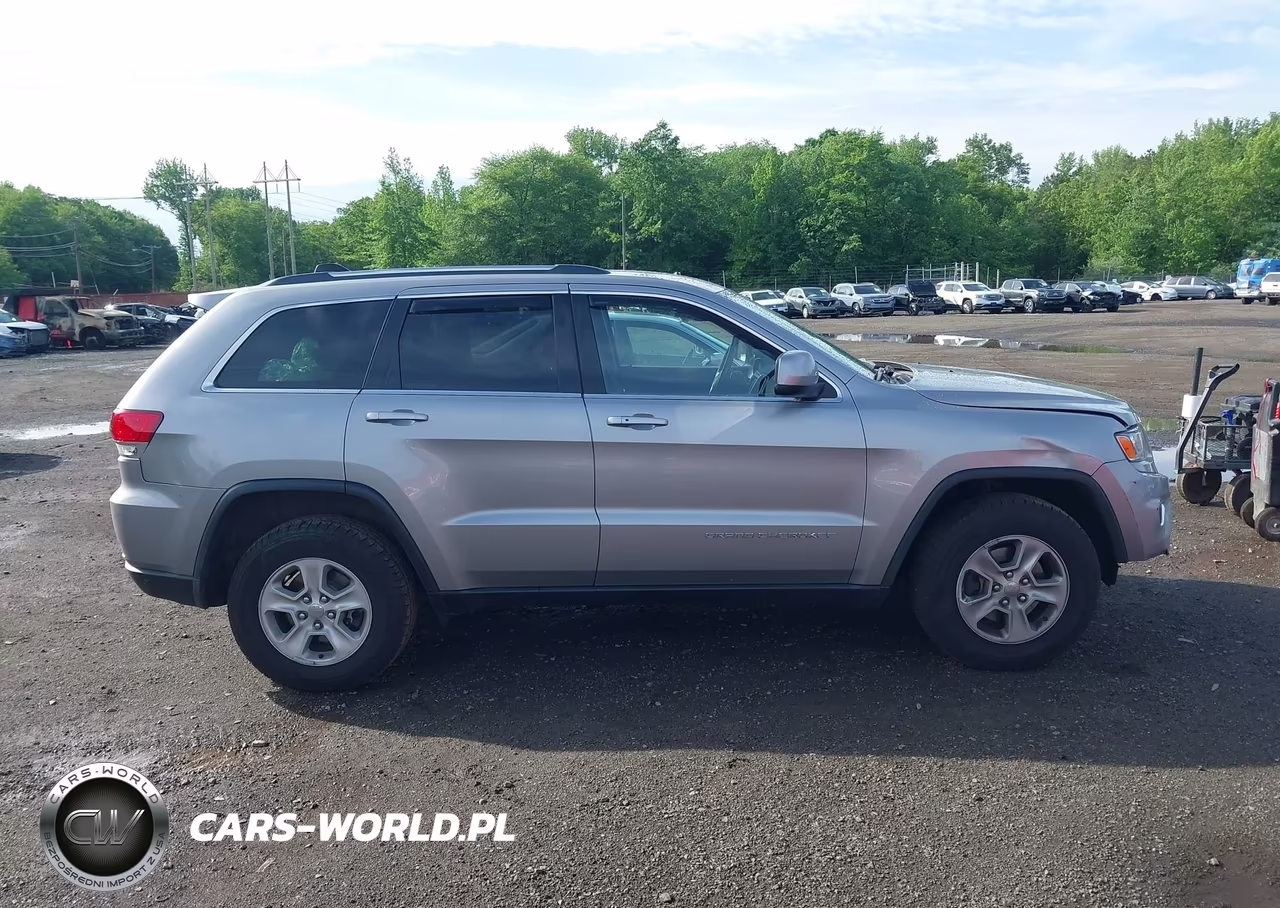2015 Jeep Grand Cherokee Laredo VIN:1C4RJFAG1FC847801 - 13