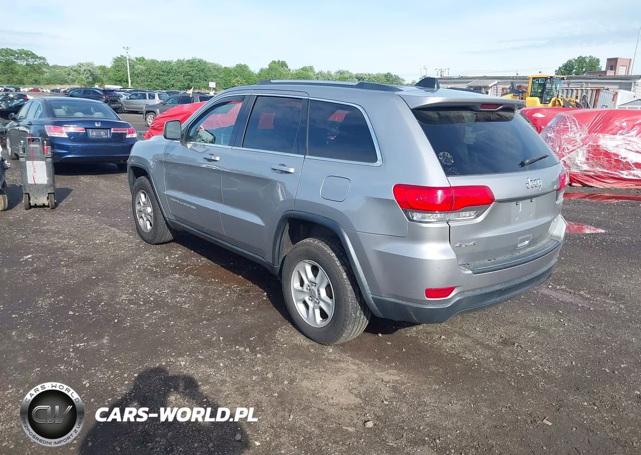 2015 Jeep Grand Cherokee Laredo VIN:1C4RJFAG1FC847801 - 3