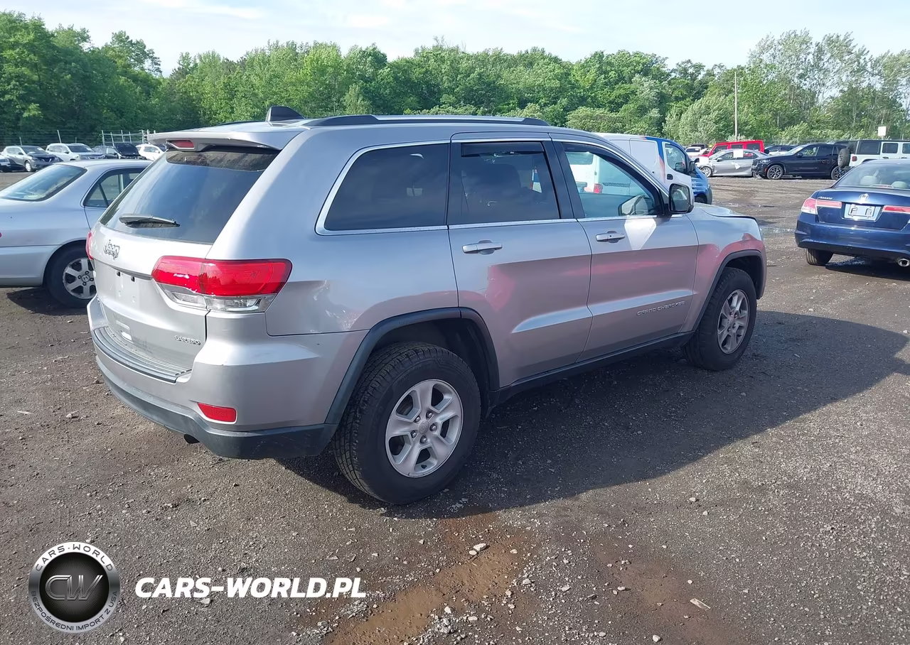 2015 Jeep Grand Cherokee Laredo VIN:1C4RJFAG1FC847801 - 4