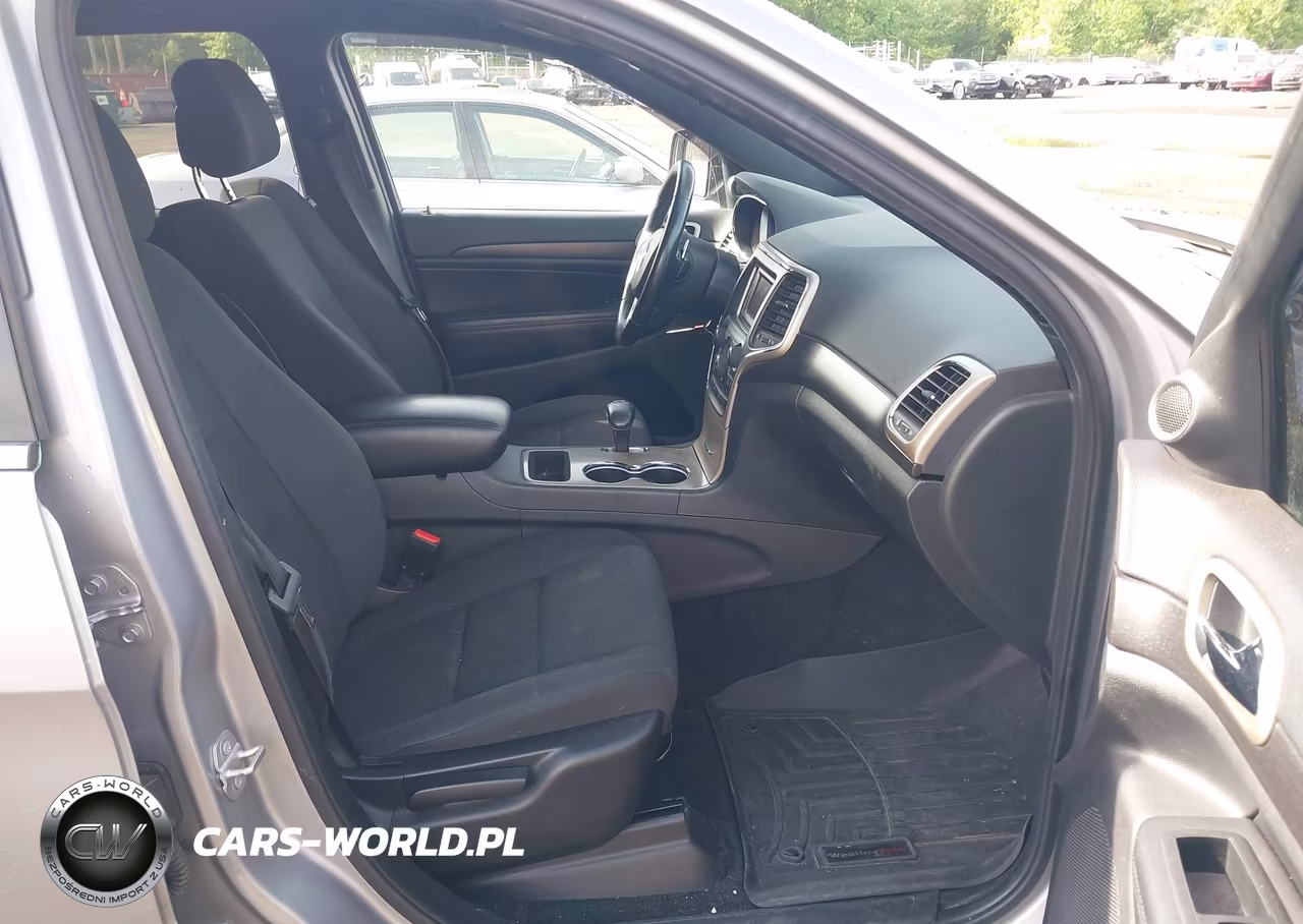 2015 Jeep Grand Cherokee Laredo VIN:1C4RJFAG1FC847801 - 5
