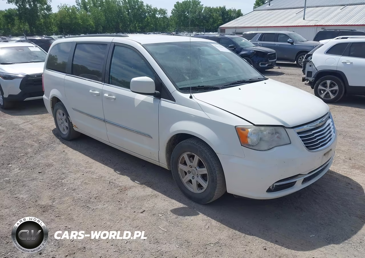 2012 Chrysler Town & Country Touring – zdjęcie 1 z 15