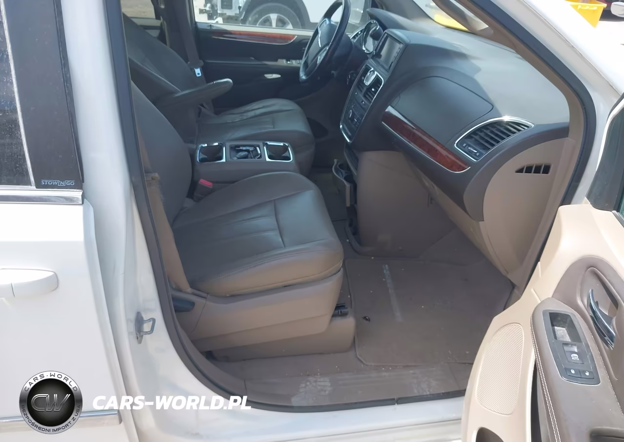 2012 Chrysler Town & Country Touring VIN:2C4RC1BG9CR286908 - 5