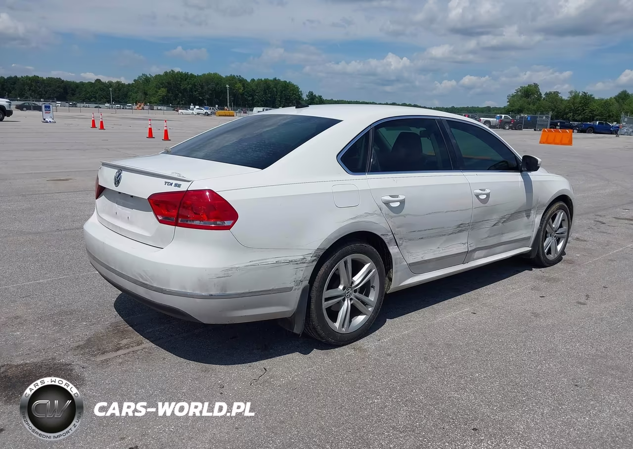 2015 Volkswagen Passat 2.0L Tdi Se VIN:1VWBV7A35FC066320 - 4