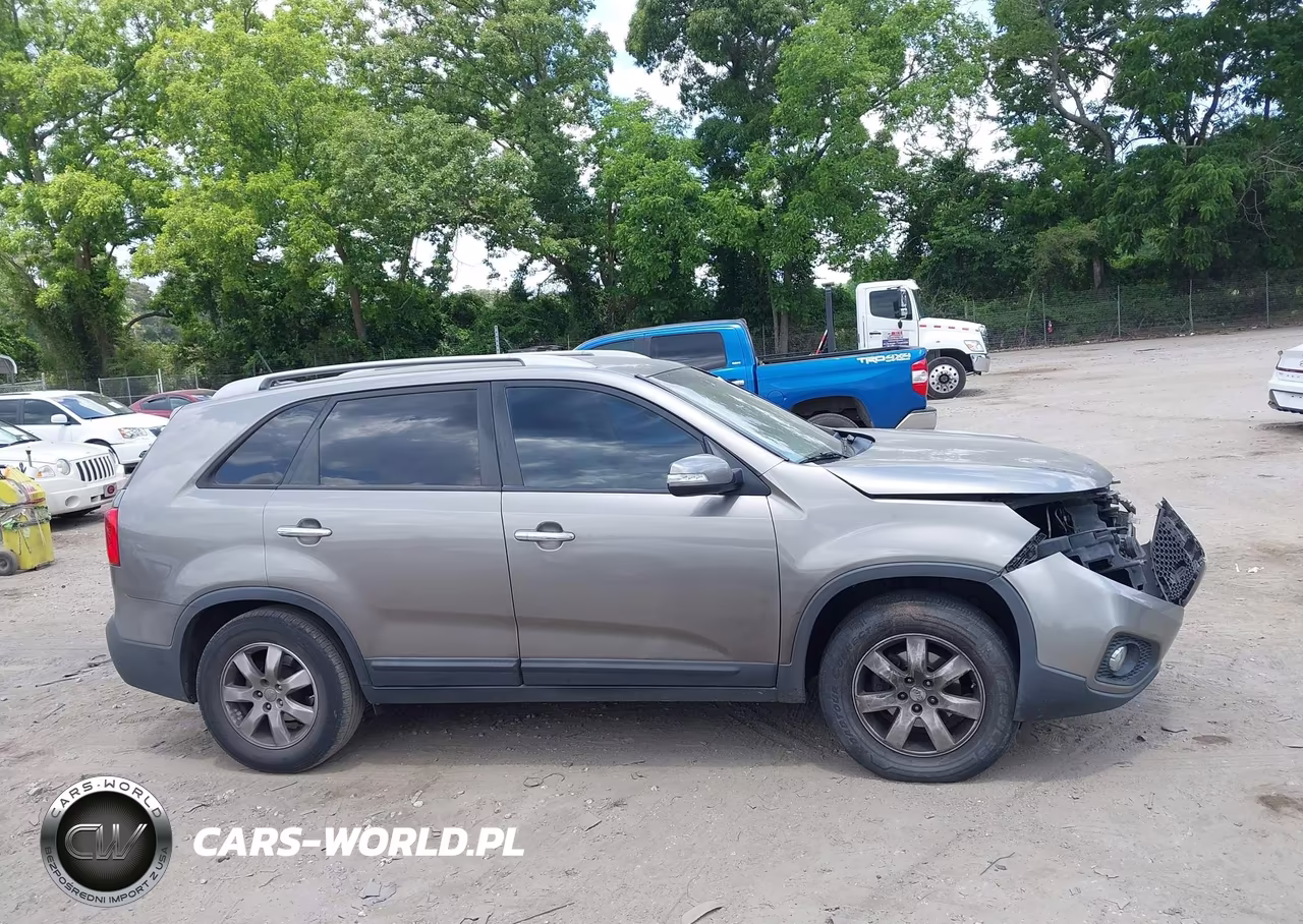 2013 Kia Sorento Lx VIN:5XYKTCA60DG417445 - 13