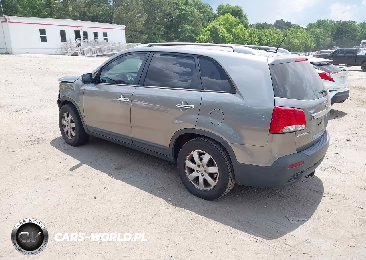 2013 Kia Sorento Lx VIN:5XYKTCA60DG417445 - 3