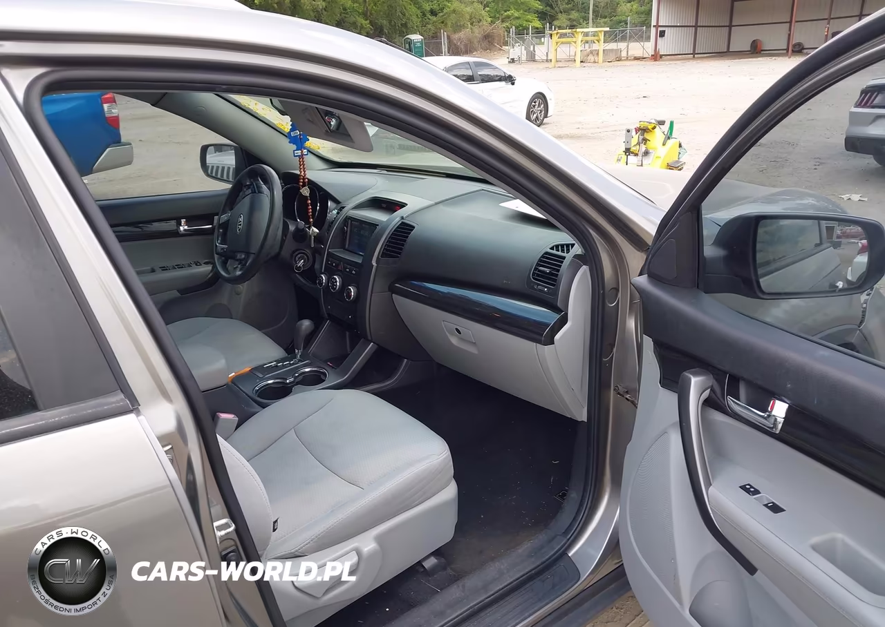 2013 Kia Sorento Lx VIN:5XYKTCA60DG417445 - 5