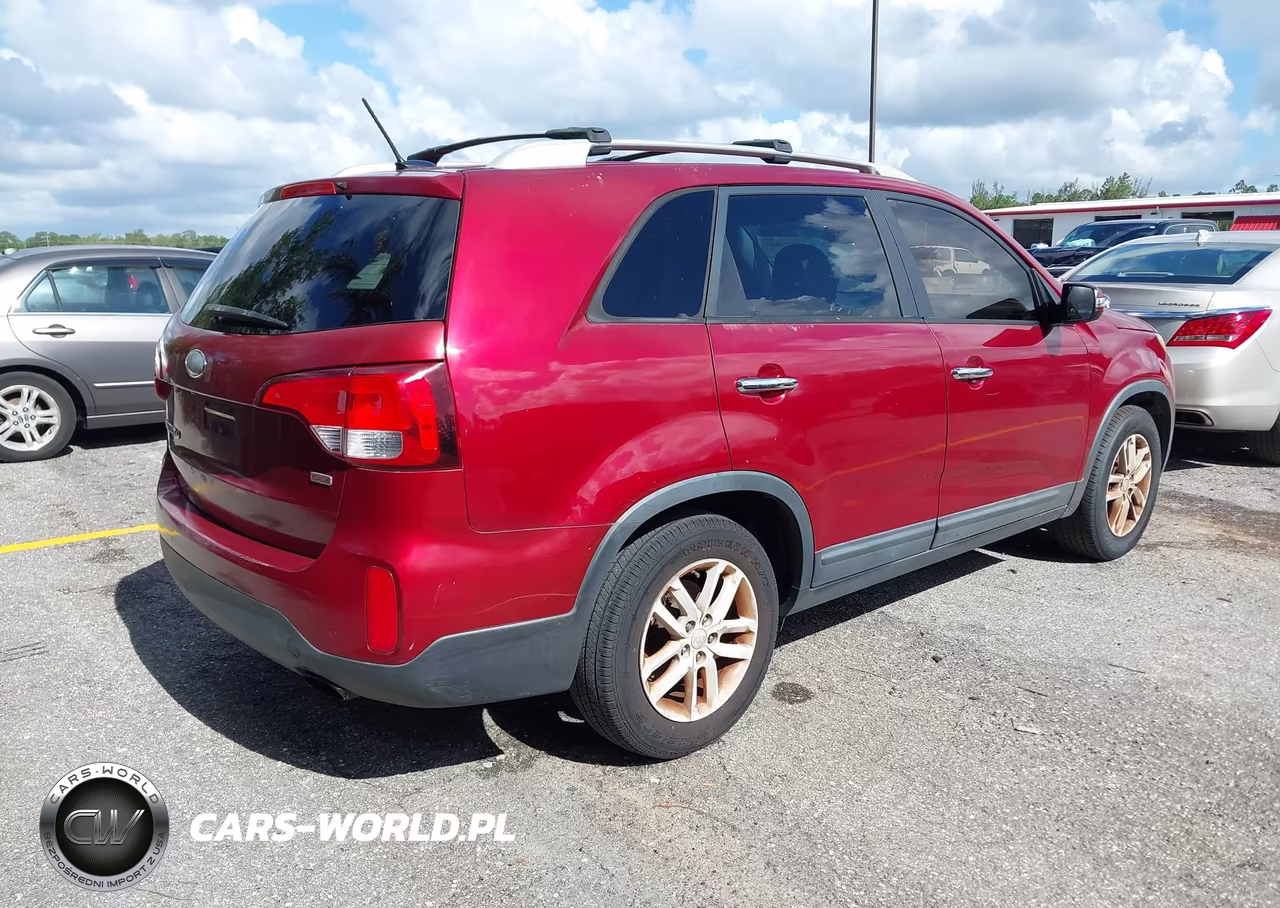 2014 Kia Sorento Lx VIN:5XYKT4A61EG444872 - 4