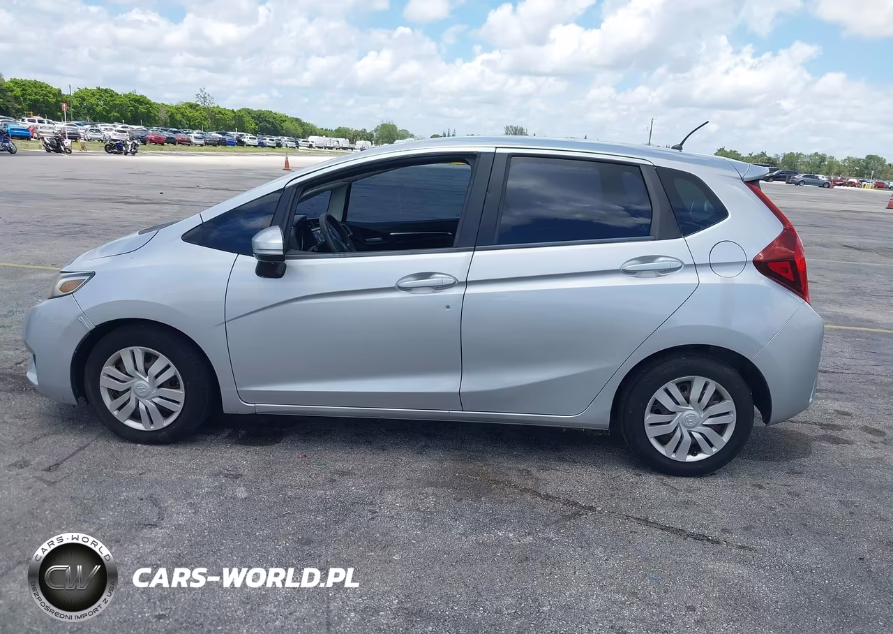 2015 Honda Fit Lx VIN:3HGGK5H58FM740716 - 14
