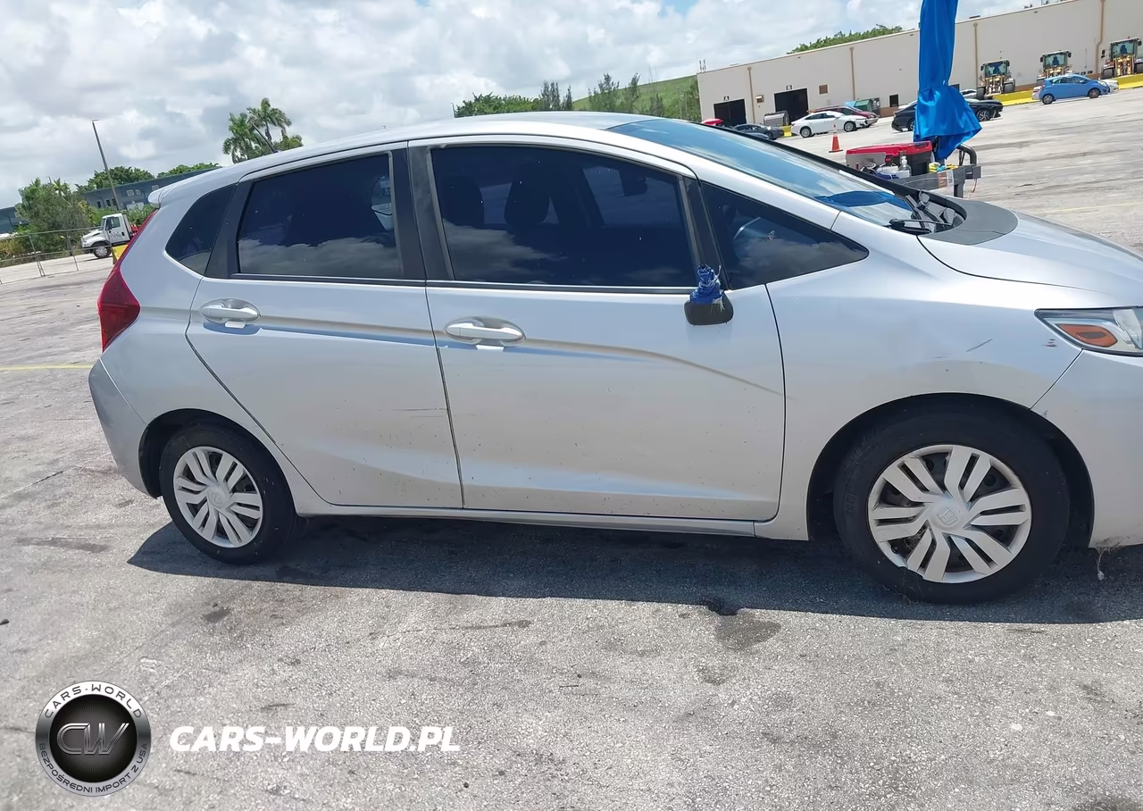2015 Honda Fit Lx VIN:3HGGK5H58FM740716 - 6