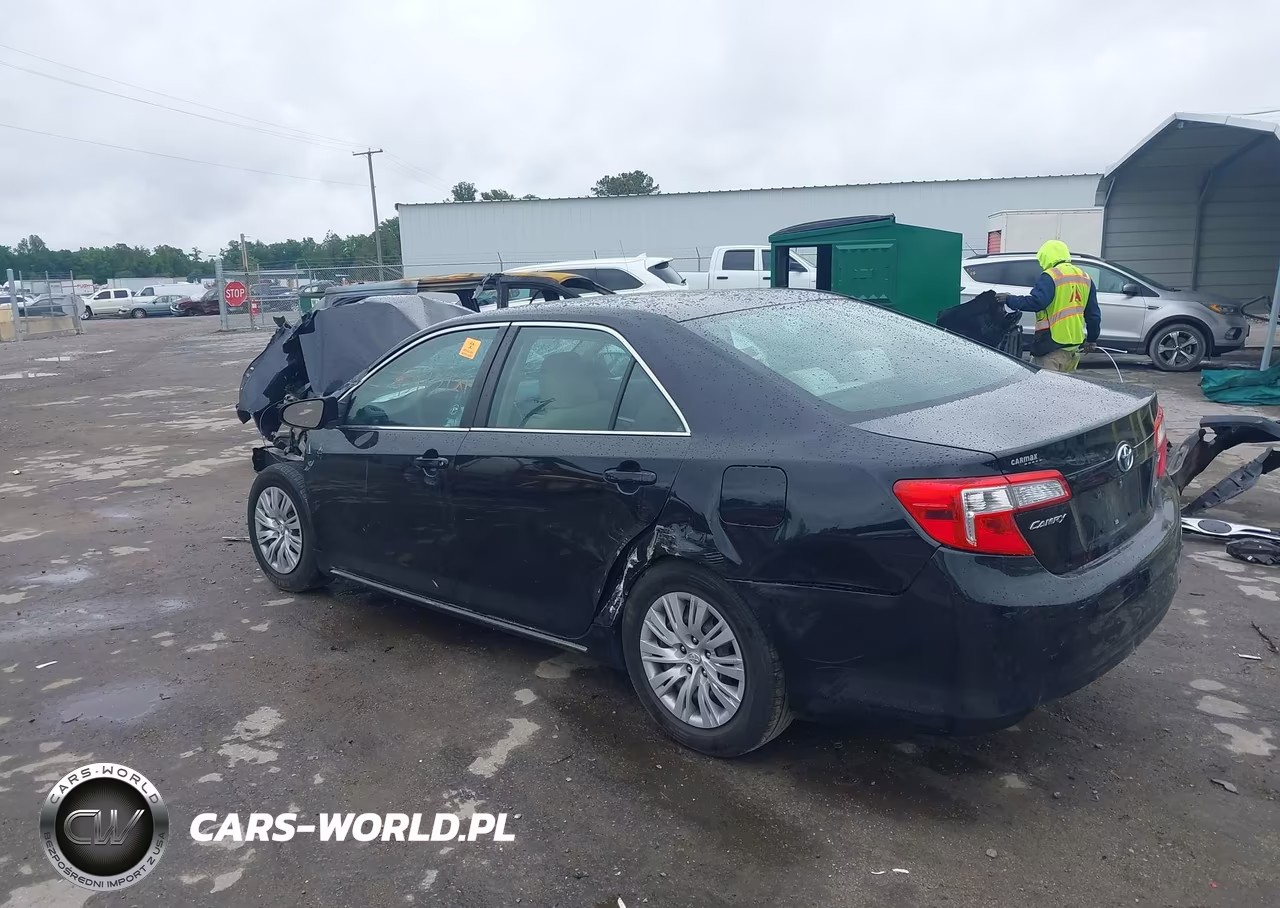 2012 Toyota Camry Hybrid Le VIN:4T1BD1FK7CU051984 - 3