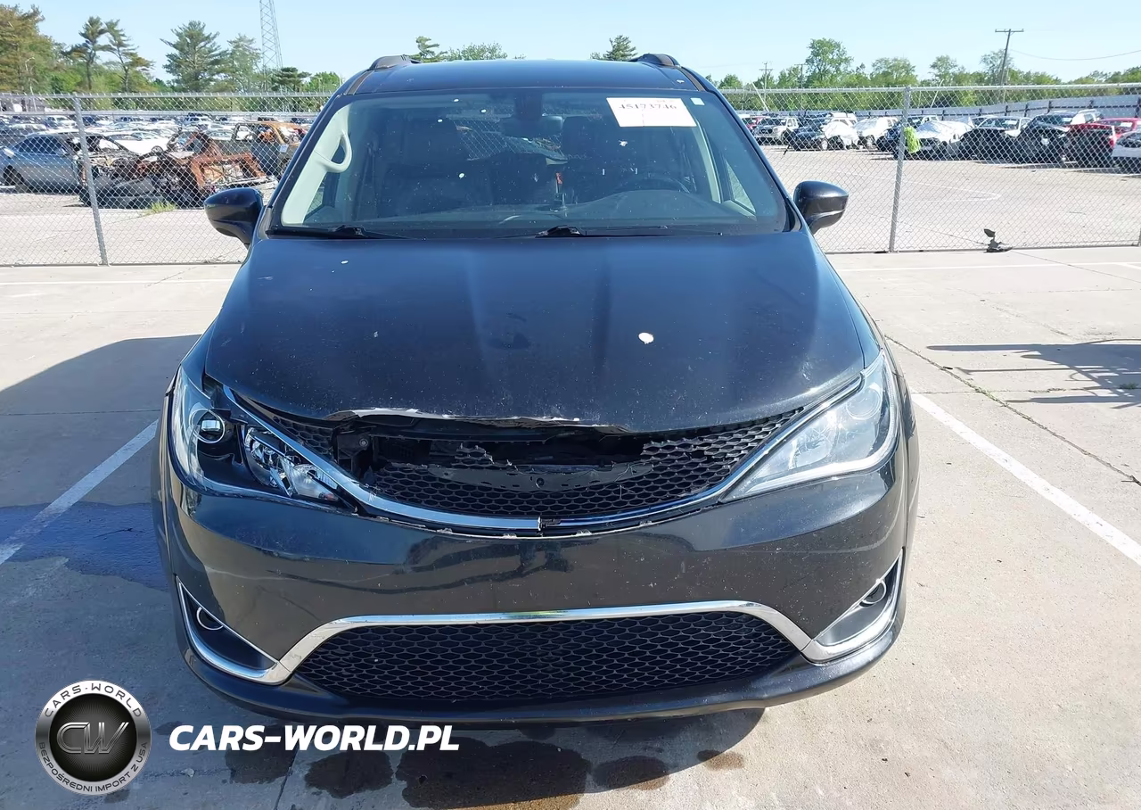 2017 Chrysler Pacifica Touring-L VIN:2C4RC1BG3HR660520 - 12