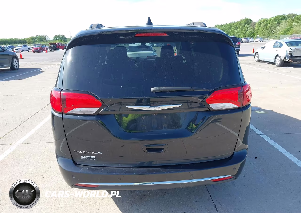2017 Chrysler Pacifica Touring-L VIN:2C4RC1BG3HR660520 - 16